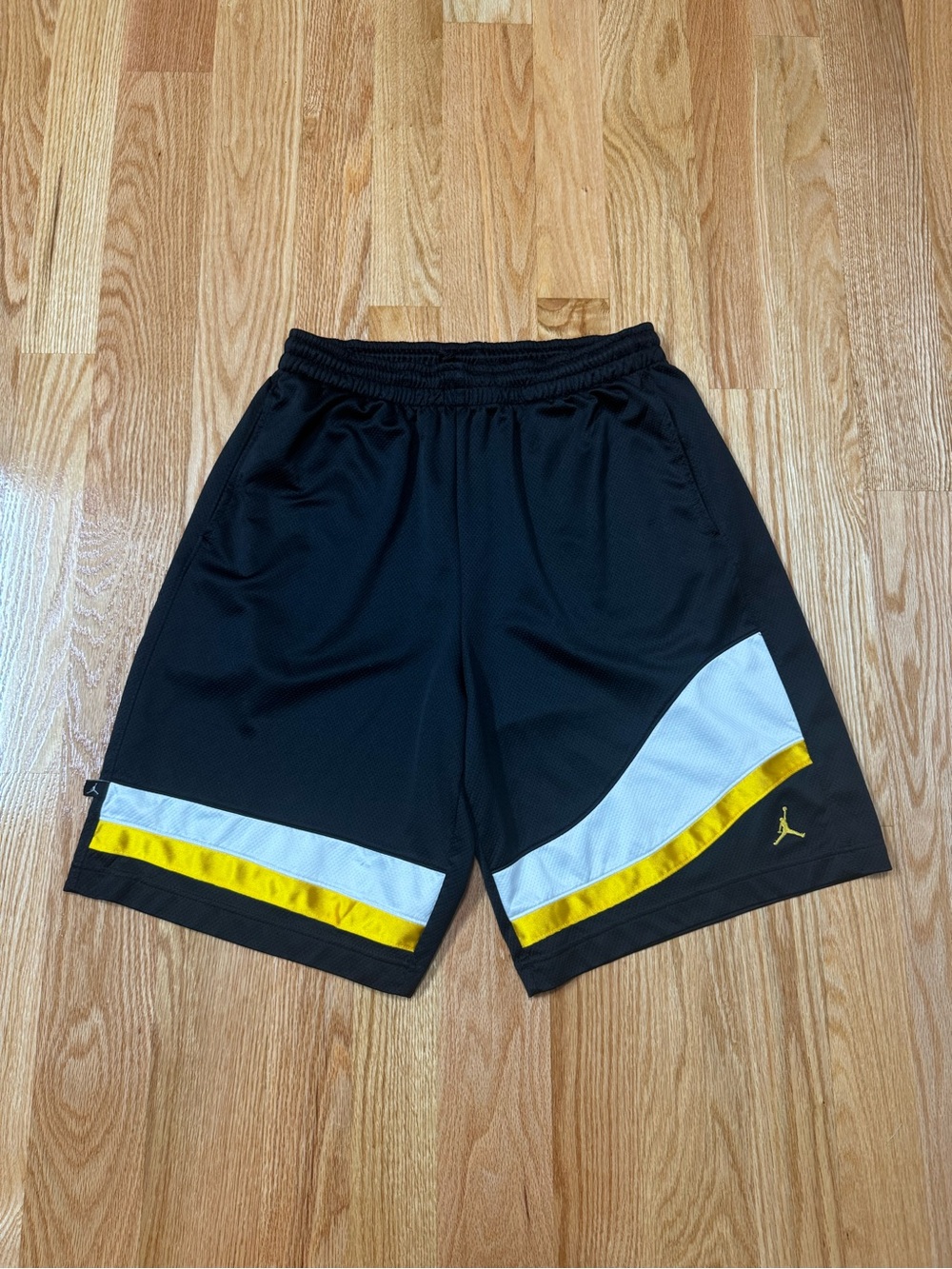 Air Jordan Shorts Gold Wave Mens Size XL